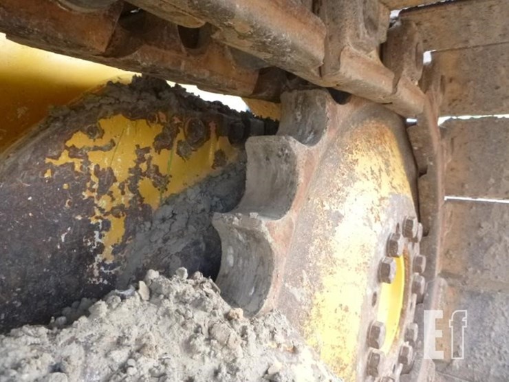 2021-deere-650k-lgp-image-25