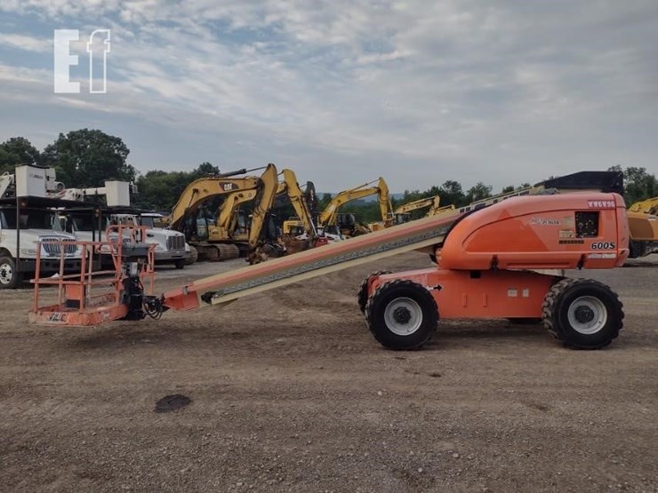 2008-jlg-600s-image-3