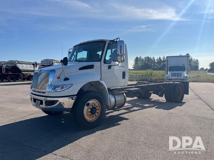 2012-international-durastar-4400-image-1