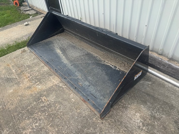 80"-wolverine-skid-steer-front-bucker---tdb-11-84w-image-1