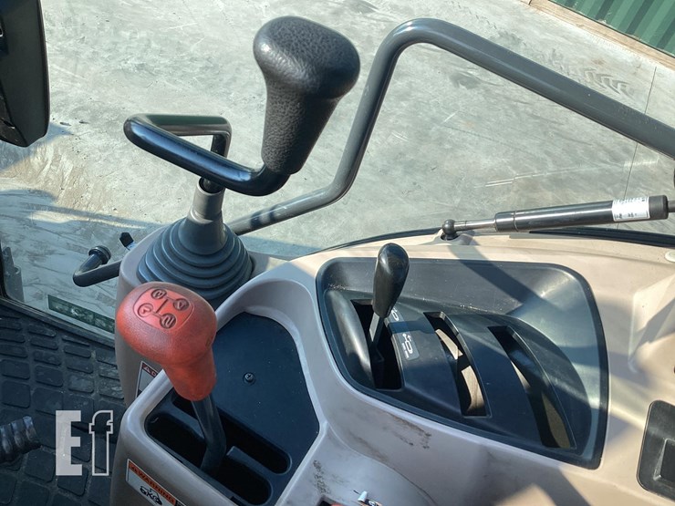 2016-kubota-m7060-image-15