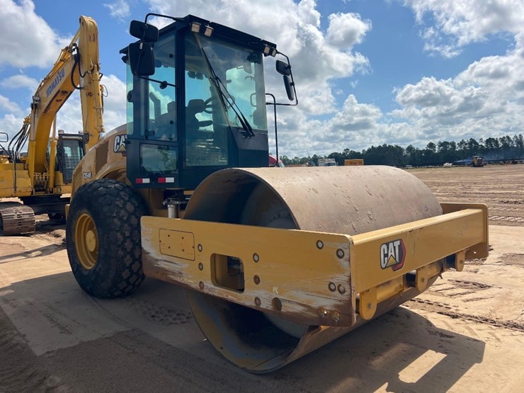 2022-caterpillar-cs54b-image-6