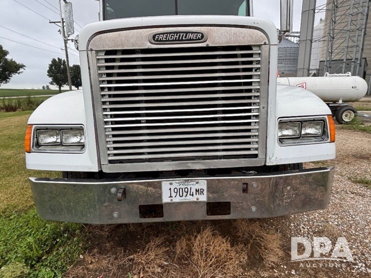 2000-freightliner-truck-(gp11021,-unit-398)-image-16