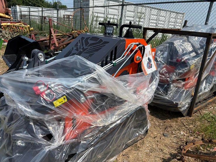tpm-t460-stand-on-skid-steer-loader-image-3