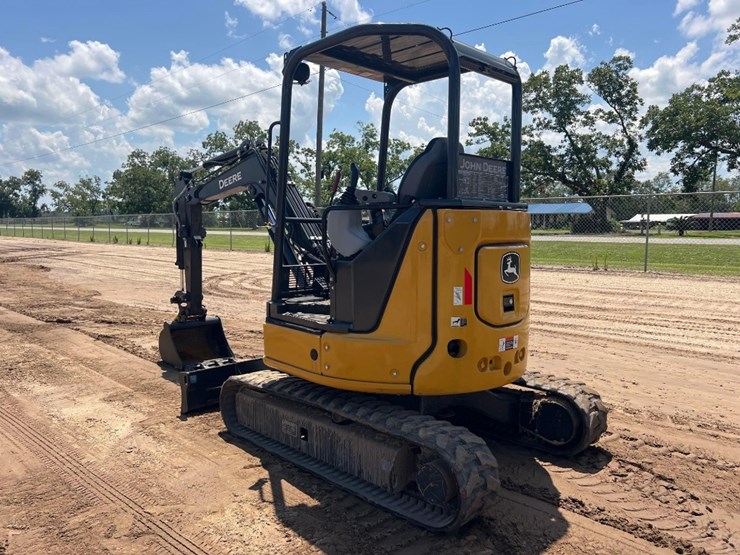 2023-deere-30g-image-2