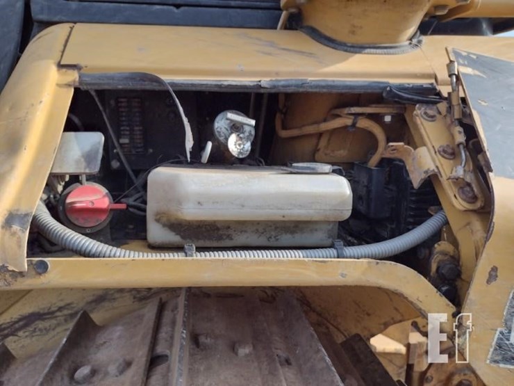 2008-caterpillar-d6n-xl-image-45