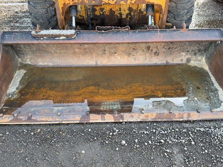 caterpillar-246d-image-4