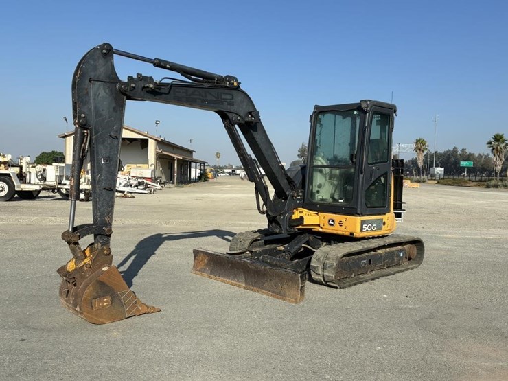 2014-deere-50g-image-1