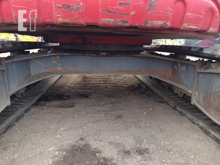 2015-takeuchi-tb280fr-image-42