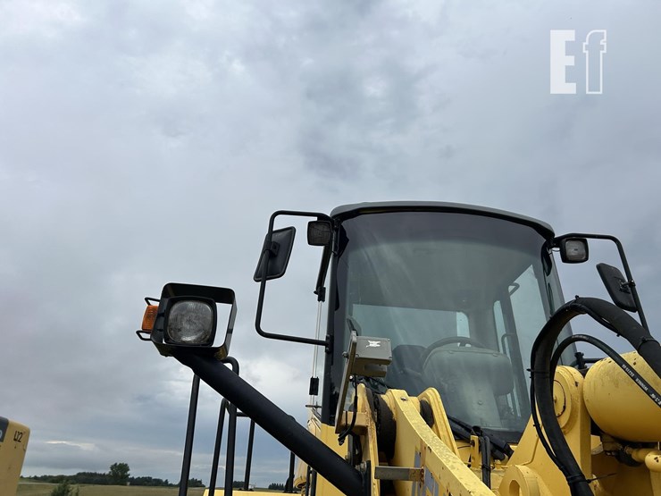 2010-new-holland-lw190-image-30