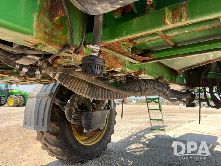 2020-john-deere-r4045-image-51