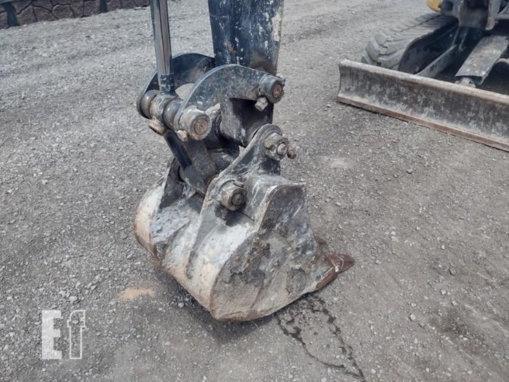 2022-deere-26g-image-16
