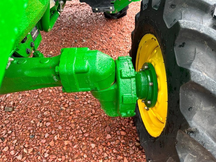 2022-john-deere-3046r-image-41