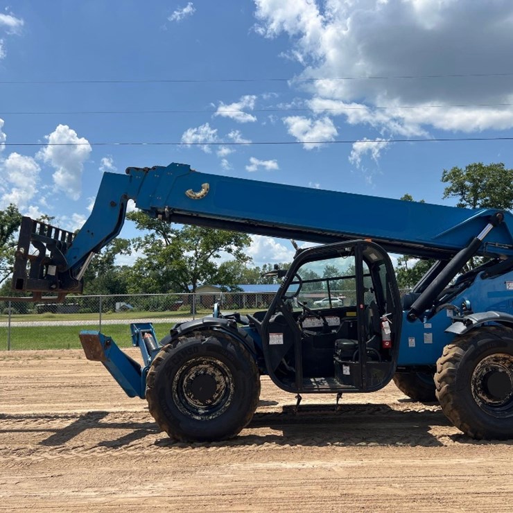 2016 GENIE GTH1056