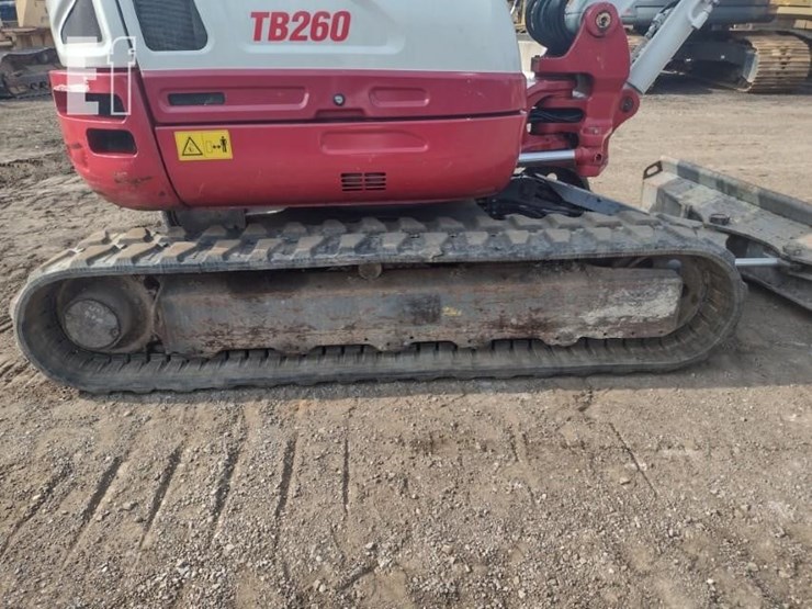 2018-takeuchi-tb260-image-37