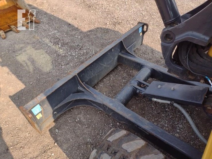 2022-deere-30g-image-24
