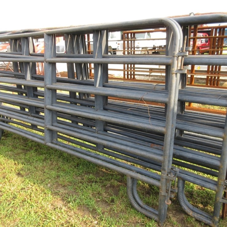 (4) 12' & 10' Pipe Gates