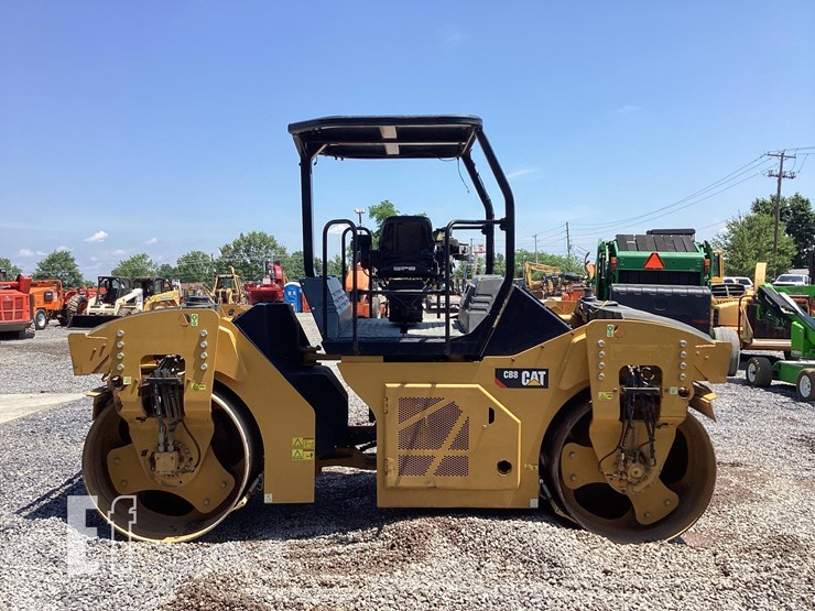 2019-caterpillar-cb8-image-5