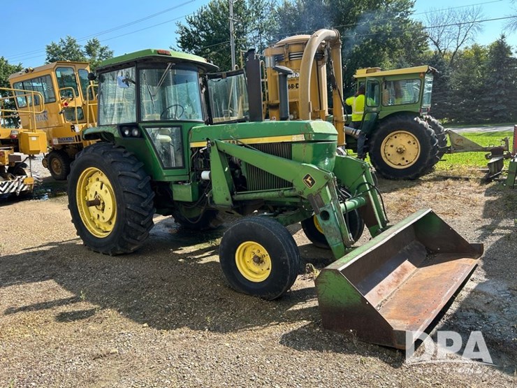john-deere-4430-image-1