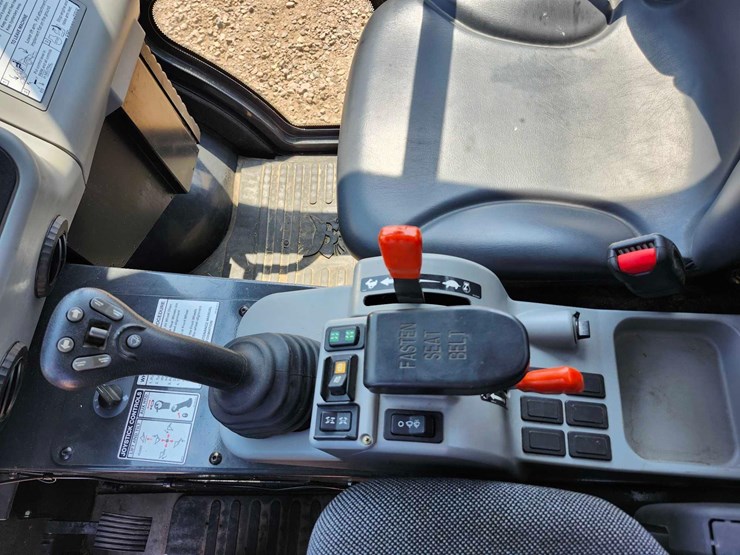 2016-bobcat-toolcat-5600-image-16