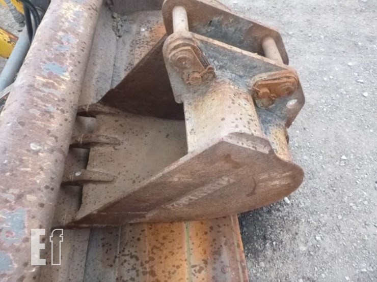 2004-komatsu-wb150aws-image-18