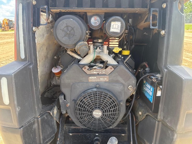 ditch-witch-r300-image-16