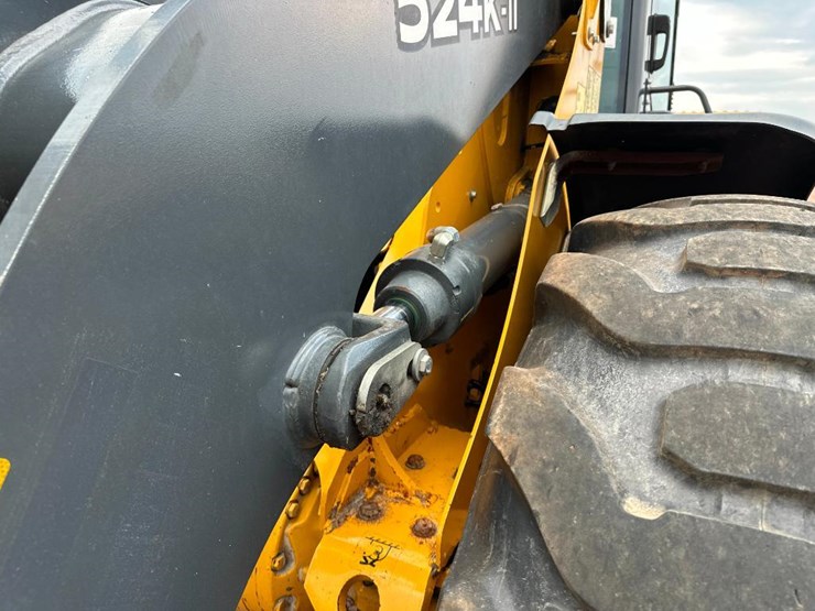 2018-deere-524kii-image-50