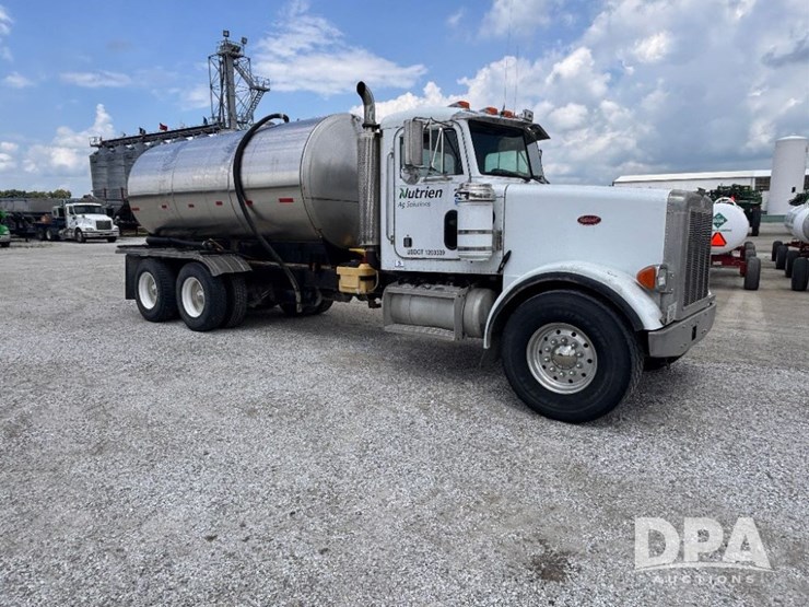 2000-peterbilt-357-image-5