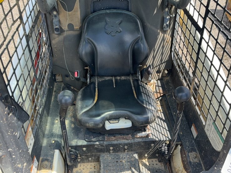 2020-bobcat-t450-image-12
