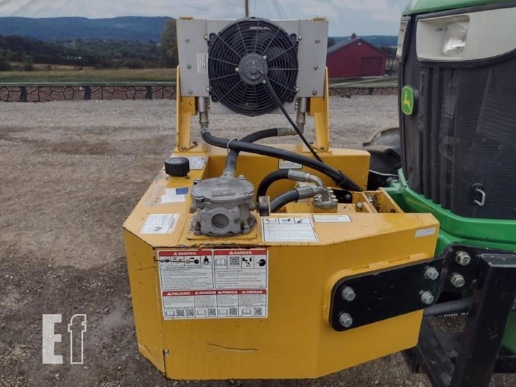 2015-john-deere-6105d-image-24