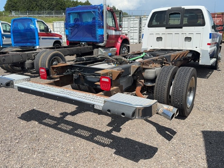 2013-ford-f450-image-8