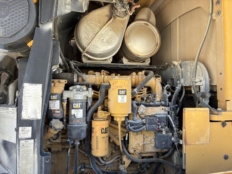 2022-caterpillar-930m-image-12