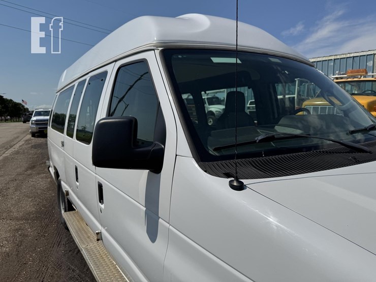 2012-ford-e250-image-26