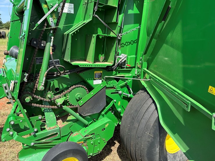 2018-john-deere-560m-image-12
