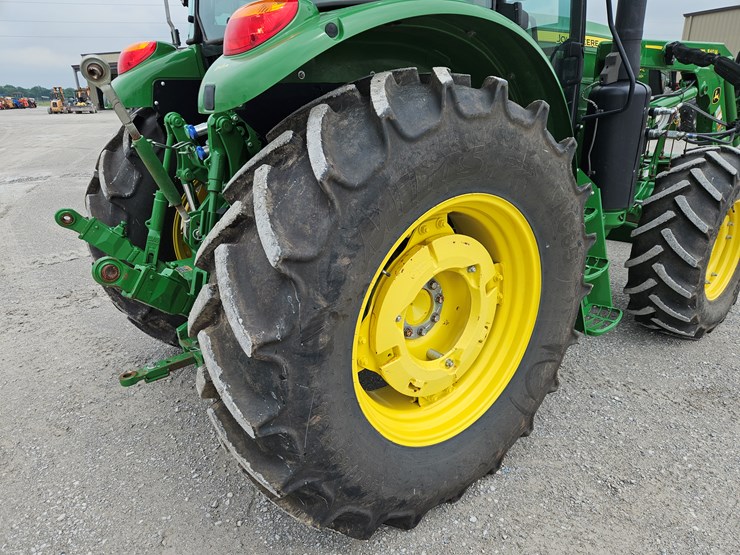 2020-john-deere-6105e-image-9