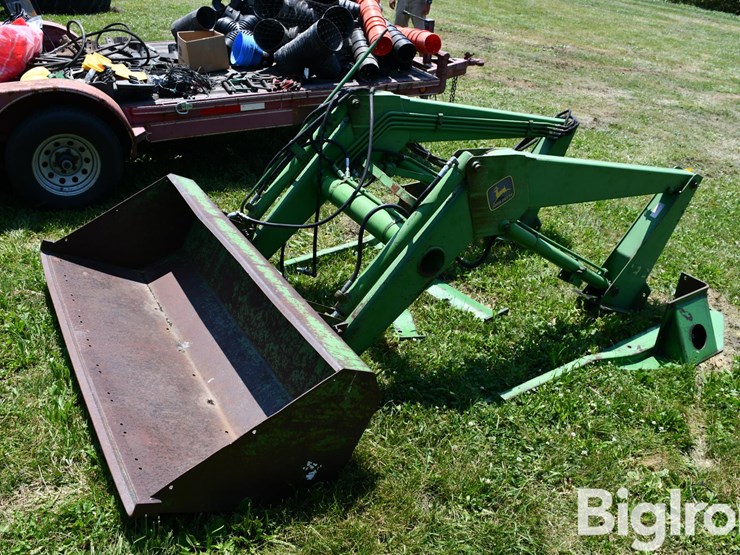 john-deere-148-image-1