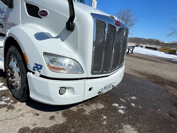 2015-peterbilt-579-image-14