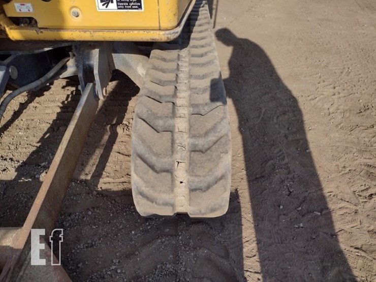 2006-deere-35d-image-35