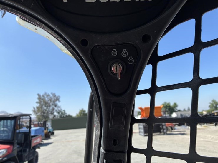 2017-bobcat-s450-image-15