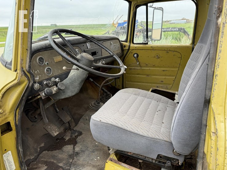 1968-international-loadstar-image-6