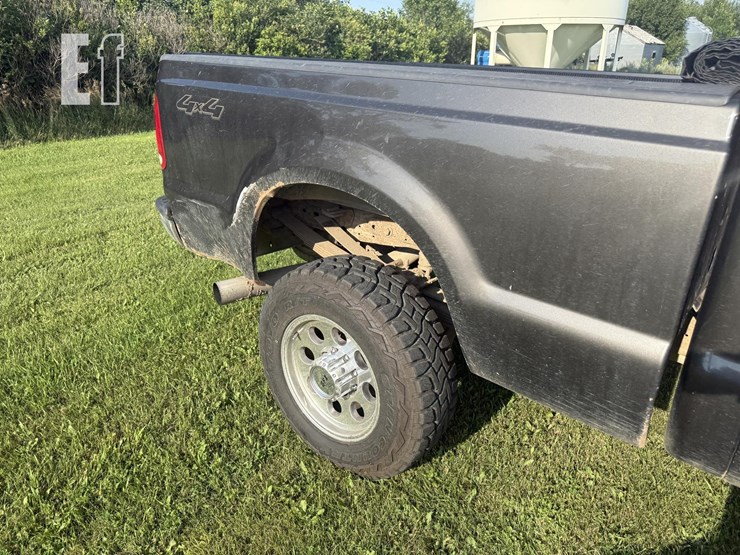 2005-ford-f350-image-22
