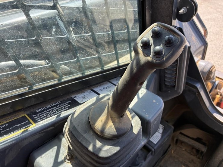 2020-deere-325g-image-13