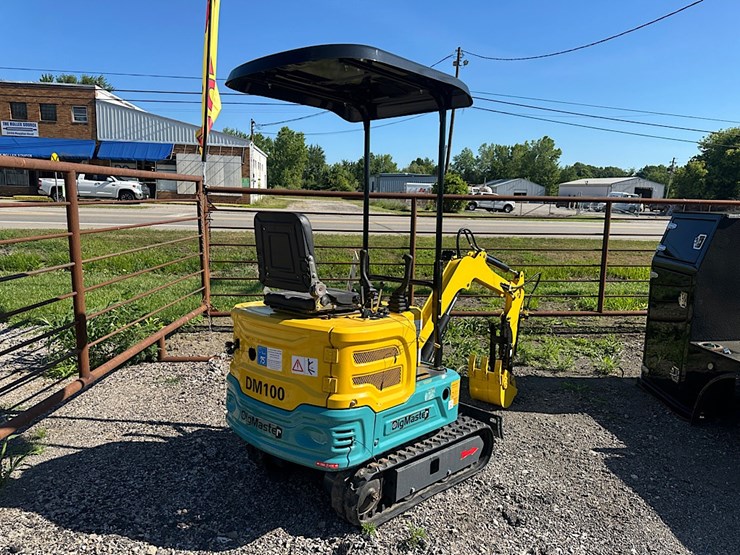 digmaster-dm100-mini-excavator-image-3