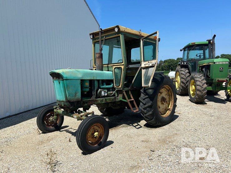 john-deere-3020-image-1