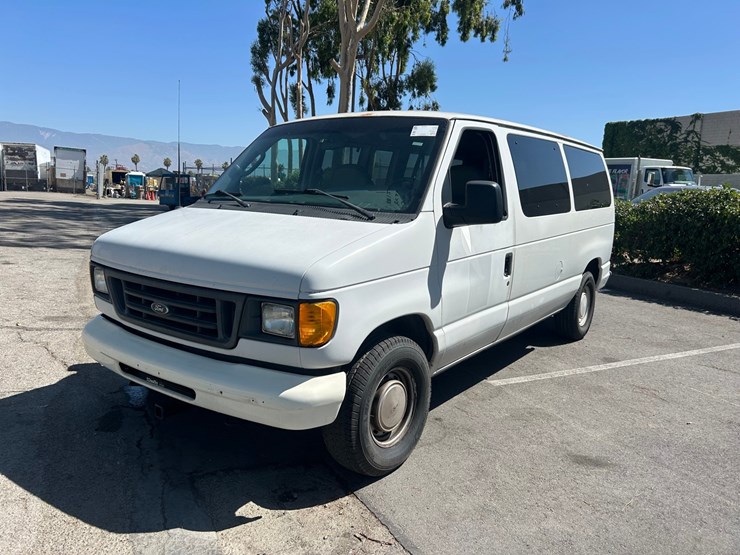 2003-ford-e150-image-2