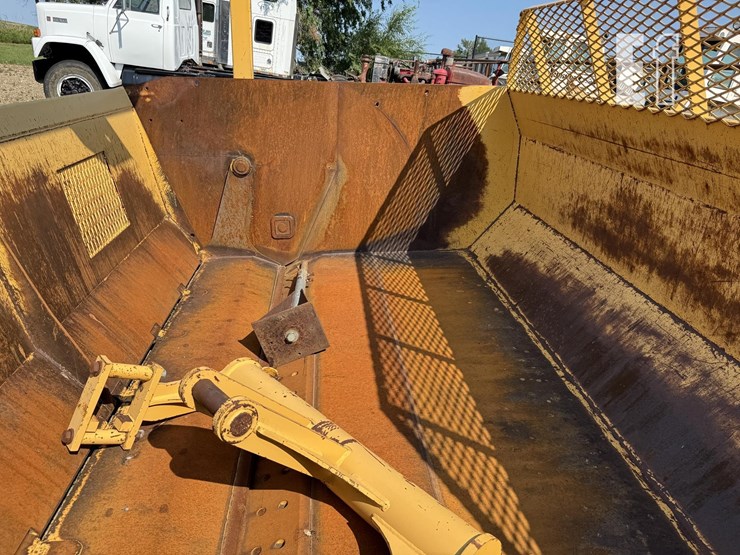 2000-deere-1812c-image-22