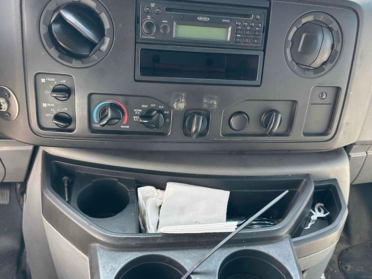 2017-ford-e450-image-37