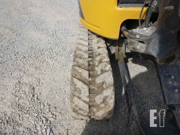 2022-deere-26g-image-41