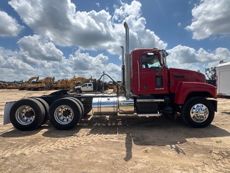2012-mack-ch613-image-5