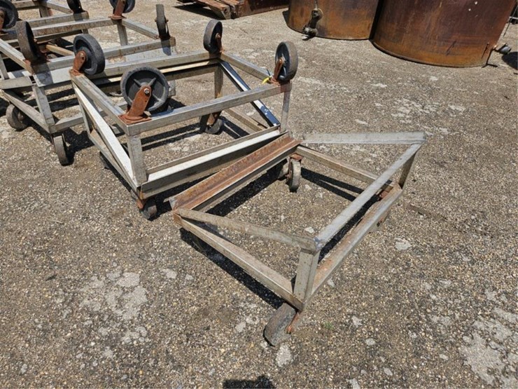 #2582-•-(3)-rolling-carts-image-4